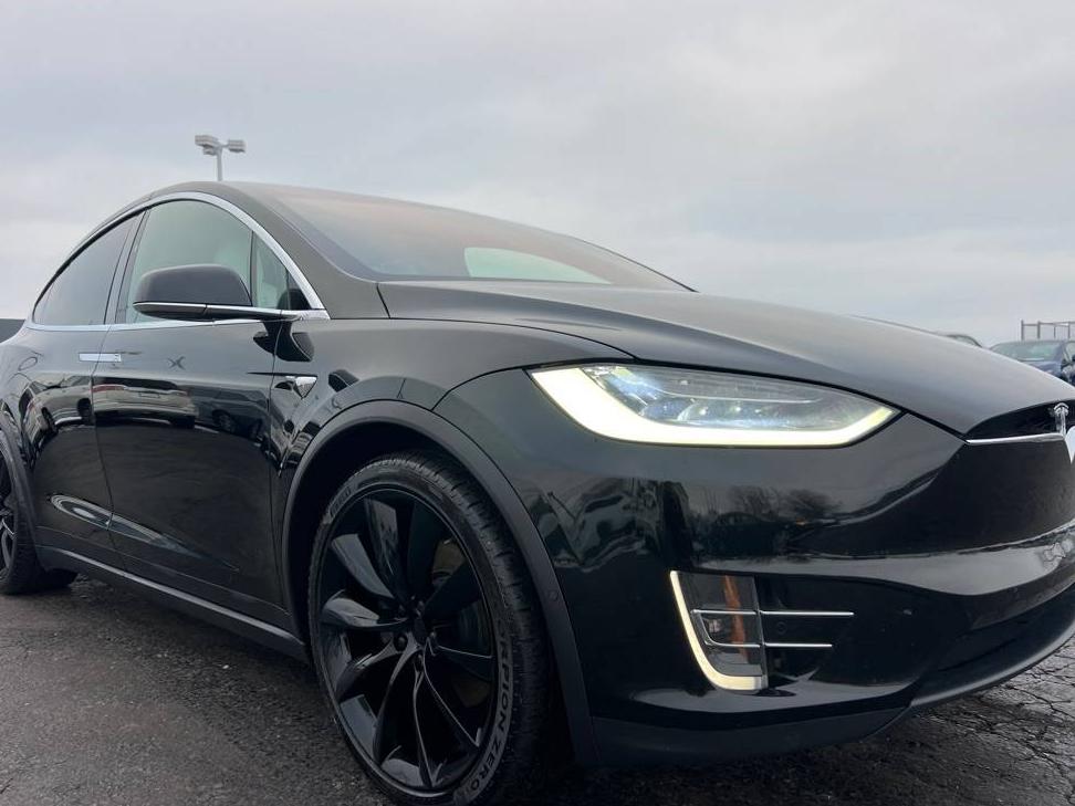 TESLA MODEL X 2021 5YJXCDE24MF325183 image